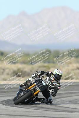 media/Jan-15-2026-Racers Edge (Thu) [[dfebeb70ab]]/2-A Group/Session 3 (Turn 16)/